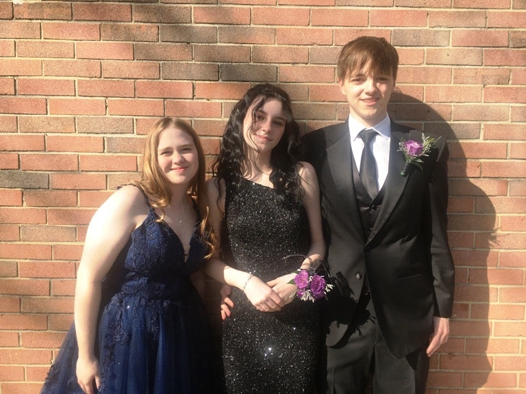 2024 DCHS Prom Night: Mallory Hollingsworth, Sarah Boner, and Ethan Curtis