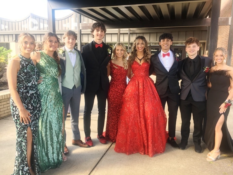 2024 DCHS Prom Night: Emily Young, Bryna Pelham, Charles Holland, Dallas Kirby, Caroline Crook, Brylee Kirby, Hector Cervantes Carson Vincent, and Sara Moore.