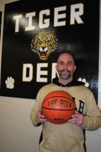 DCHS Tiger Basketball Coach Lynus Martin Resigns