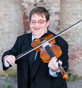 Award-winning fiddle player Michael Cleveland has been named the 2018 Blue Blaze Award Winner for the Smithville Fiddlers’ Jamboree & Crafts Festival and he will be accepting the award on Saturday, July 7th at 5pm followed by a mini-concert by Michael Cleveland & Flamekeeper.