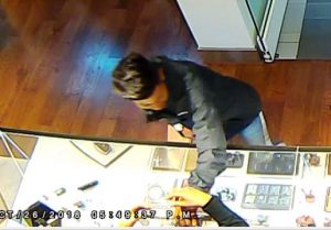 Surveillance footage shows Jario Godinez allegedly swiping jewelry in Franklin