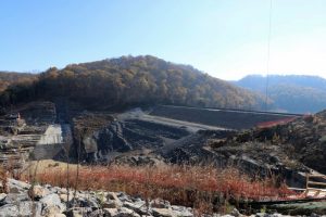 U.S. Army Corps of Engineers Nashville District is about to enter the last phase of construction of the roller compacted concrete berm at the Center Hill Auxiliary Dam in Lancaster, Tenn. Thalle Construction Company contractors work to grout between the mud mats and bed rock at the construction site in Silver Point, Tenn., Nov. 21, 2018. (Photo by Ashley Webster)