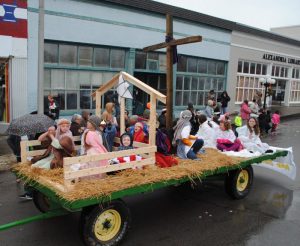 Alexandria Christmas Parade: 1st place float-West Main Baptist Church