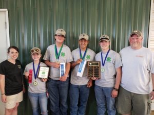 Senior Team-Central Region Outdoor Meat Cookery Champions: Leigh Fuson (4-H Agent), Katlin Hutchins, Darren Waggoner, Caleb Taylor, Cody Robinson, and Johnny Barnes (Agriculture Agent)