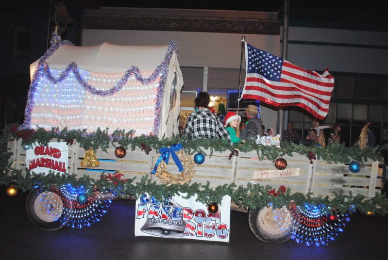 Alexandria Christmas Parade Held Under the Lights WJLE Radio