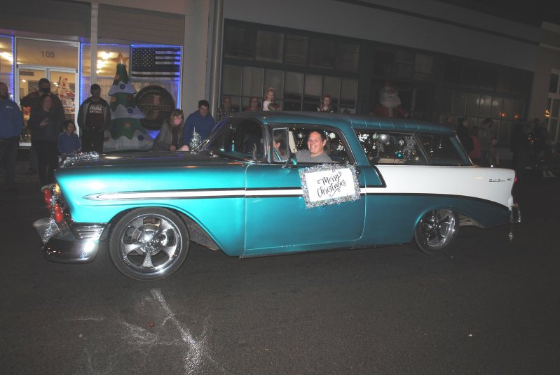 Alexandria Christmas Parade Held Under the Lights WJLE Radio