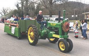 Richie Knowles Family wins 2nd place in float competition at Sunday's Liberty Christmas Parade