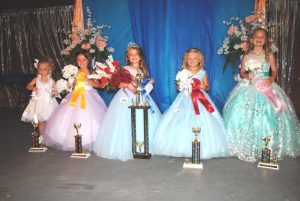 DeKalb Fair Little Miss 2021: Left to right: 3rd Runner-Up- Dallas “Toby” Agee, 4 year old daughter of Donny and Stephanie Agee of Smithville; 2nd Runner-Up- Kendyl Reign Atnip, 5 year old daughter of Brooke Hutchings and Cody and Kimberly Atnip of Liberty; Little Miss Kallen Averie Curtis, 5 year old daughter of Heather Page and John Curtis of Smithville; 1st Runner-Up-Haddeign Grace Harvey, 4 year old daughter of Chad and Kayla Harvey of Alexandria; and 4th Runner-Up- Katie Jo Prichard, 6 year old daughter of Luke and Jodee Prichard of Alexandria