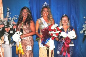 2021 DeKalb County Fair’s Mrs. Fair Queen: Left to Right: 2nd Runner-Up and Most Photogenic Andria Lee Graham of Smithville, Mrs. Fair Queen Briana Ellis of Smithville and 1st Runner-Up Jana Beth Tripp of Alexandria who was also named Miss Congeniality