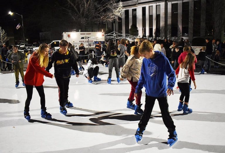Open air ice skating is returning to downtown Smithville next weekend just ahead of Valentine’s Day giving you an opportunity to take your honey for a spin on the ice! The second ever “Skate with a Date” will be held Friday, February 10 from 1-8 p.m. and Saturday, February 11 from 10 a.m. until 5 p.m. on the north side of the public square. This year’s event is sponsored by FirstBank.