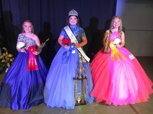 DeKalb County Fair Miss Sweetheart Queen Katy Jo Bowen (center); First runner-up Wrigley Jared (left); Second runner-up Katie Jo Prichard (right)