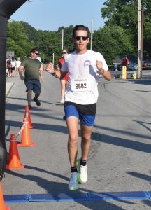 38-year-old Andrew Bumbalough of Portland, Oregon won the 27th annual Fiddler 5K Saturday with a time of 16:17